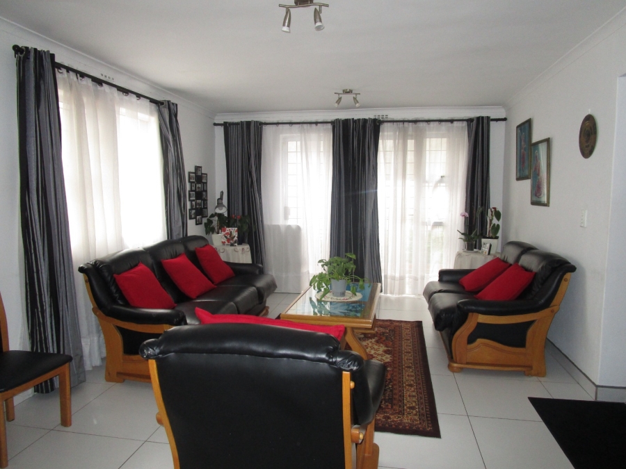 4 Bedroom Property for Sale in Lansdowne Western Cape
